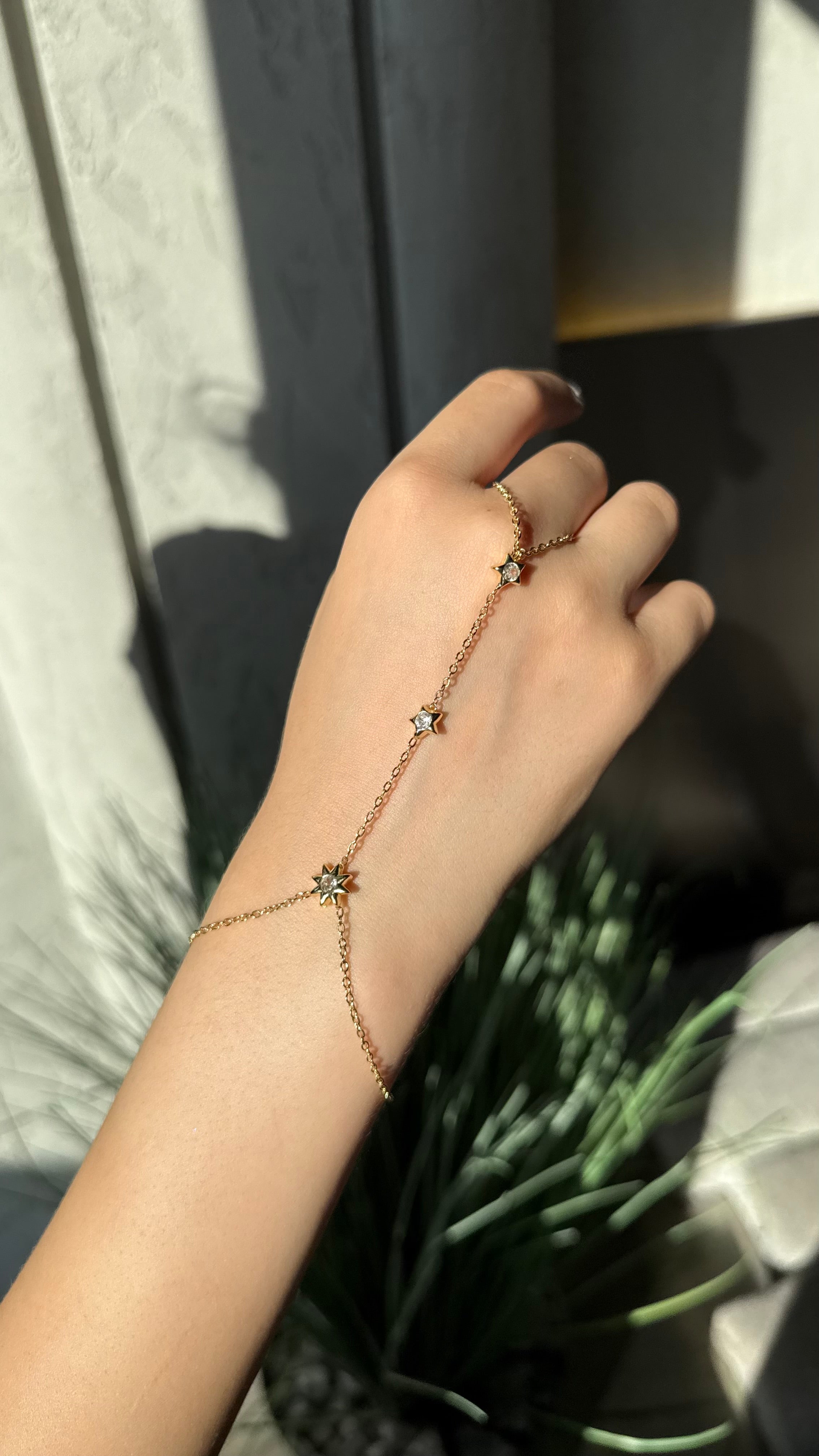 Diamond star hand chain