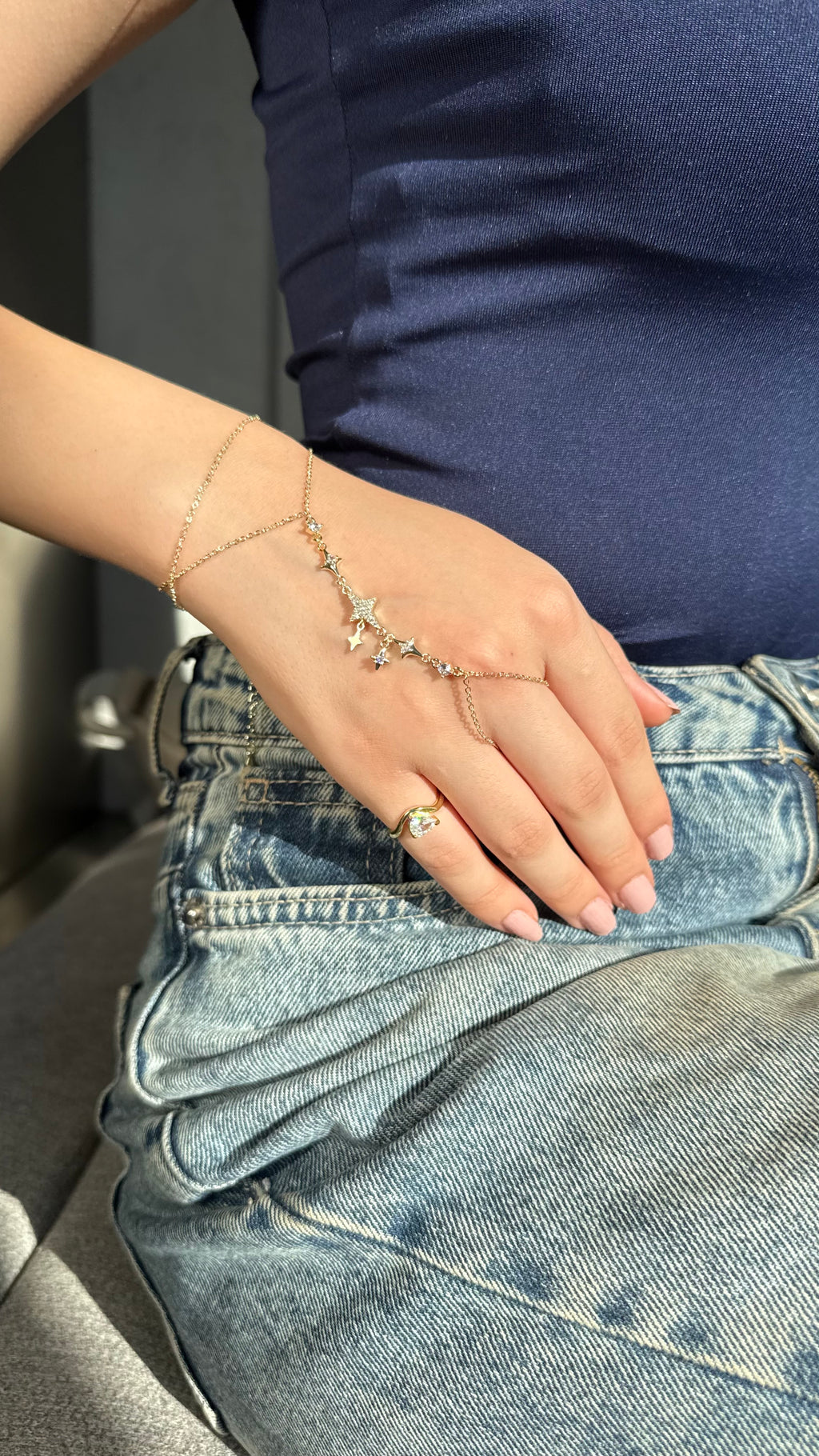 LUNARIA HAND CHAIN