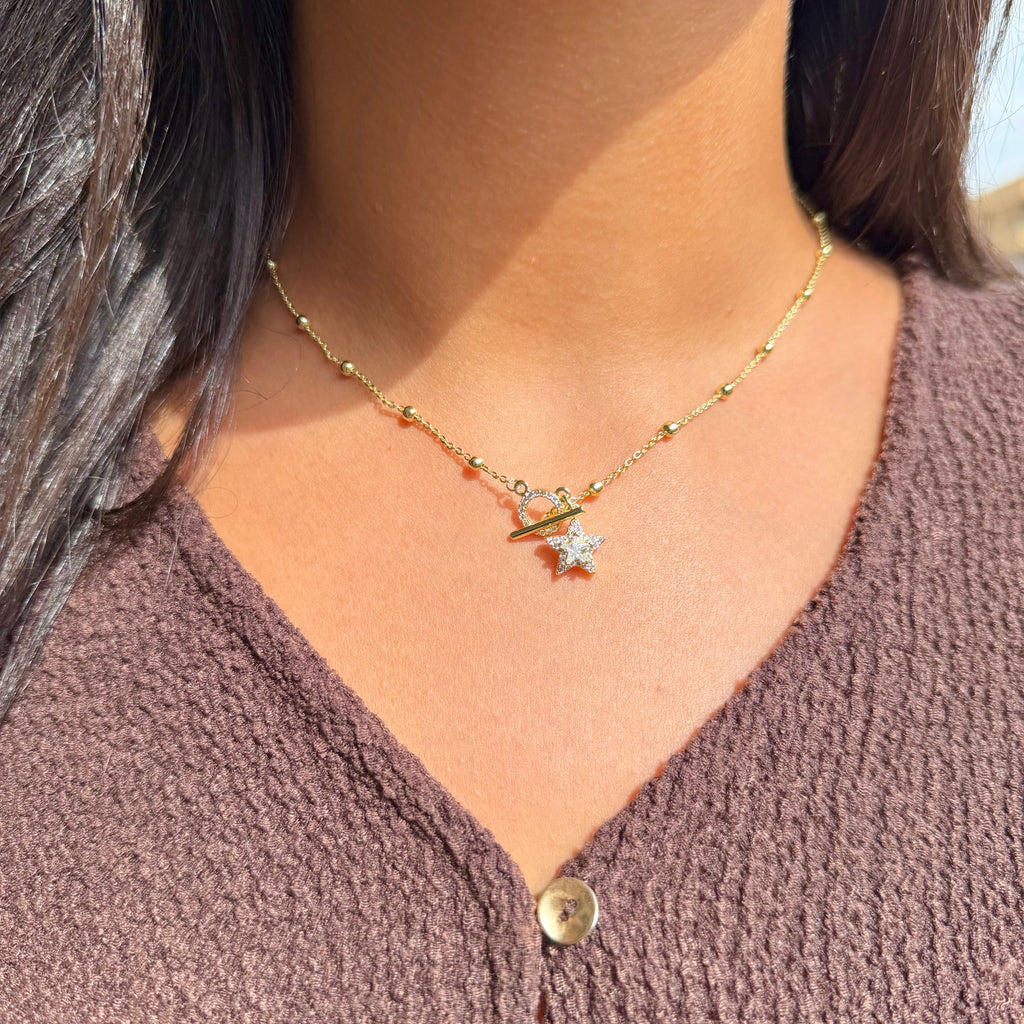 DANGLING STAR NECKLACE