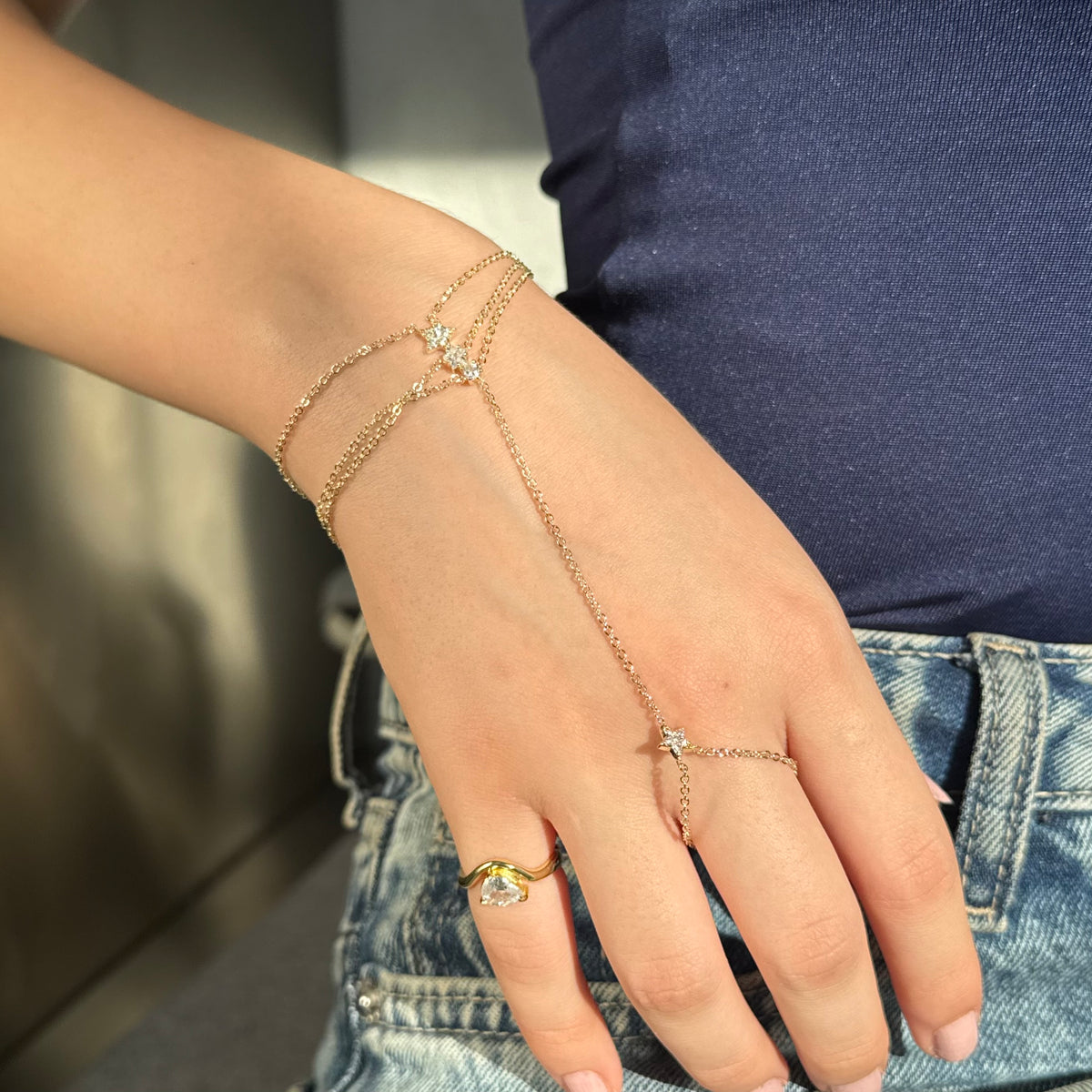 ODETTE HAND CHAIN