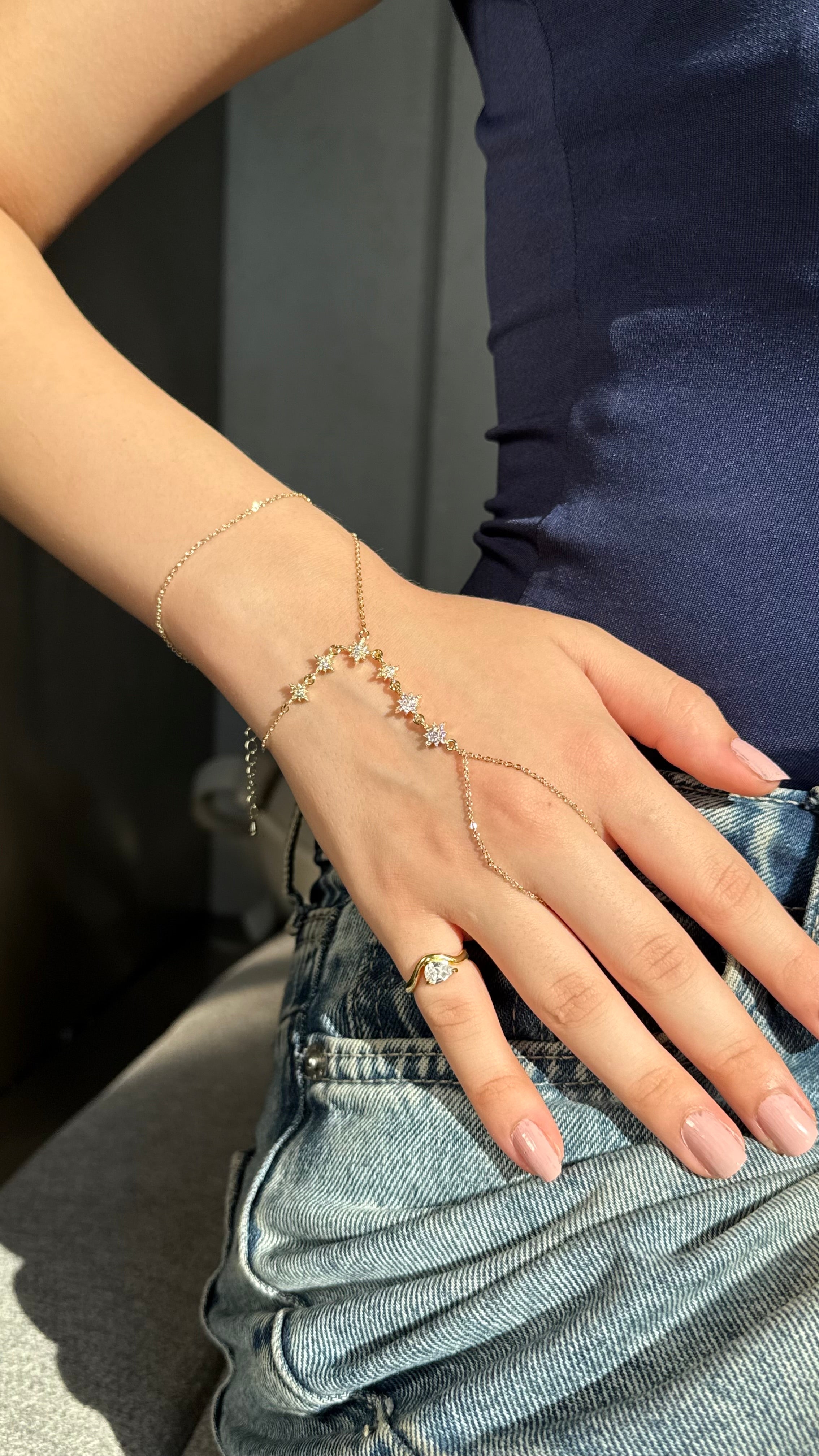 VALERIA HAND CHAIN