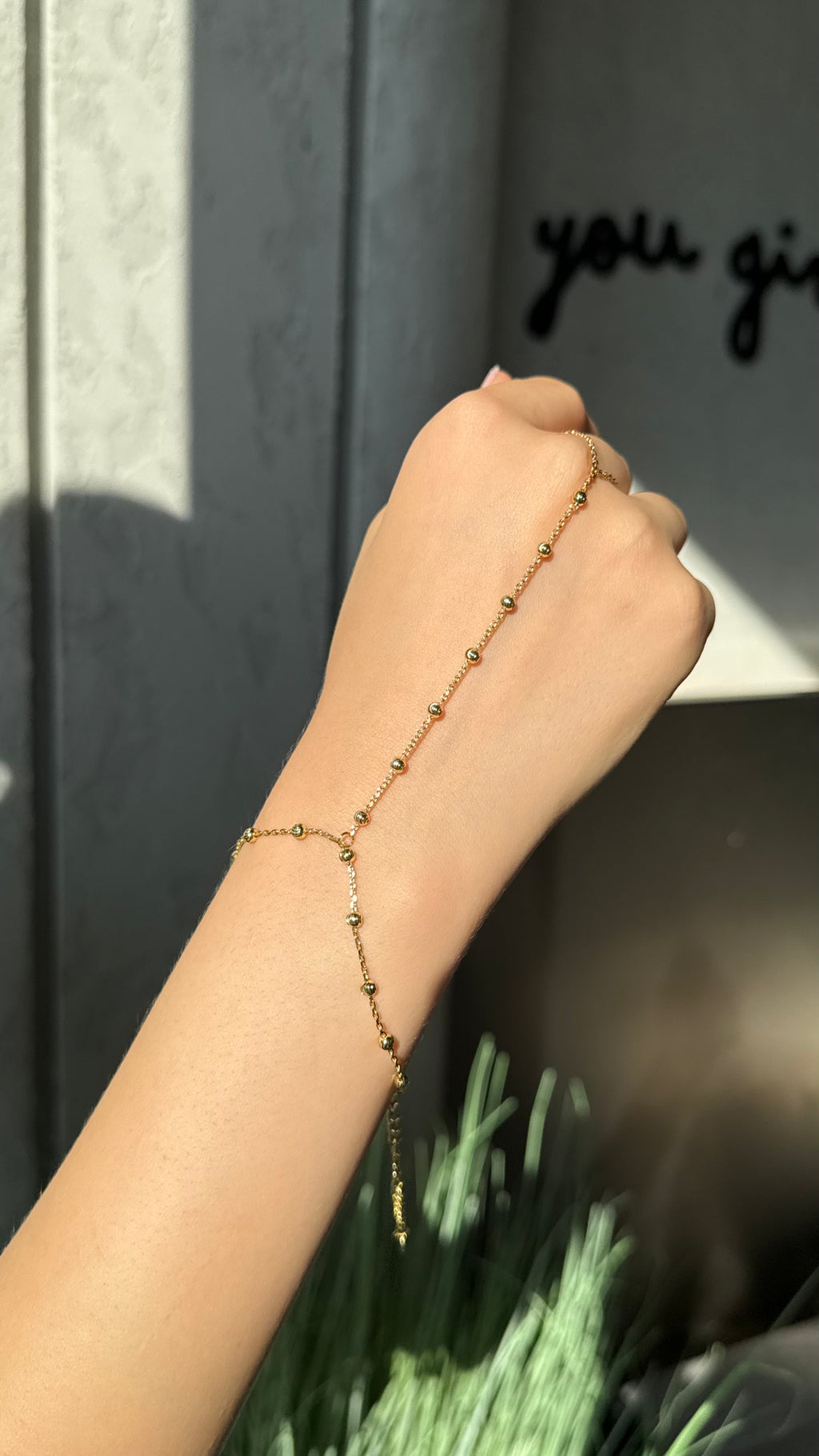 Dots hand chain