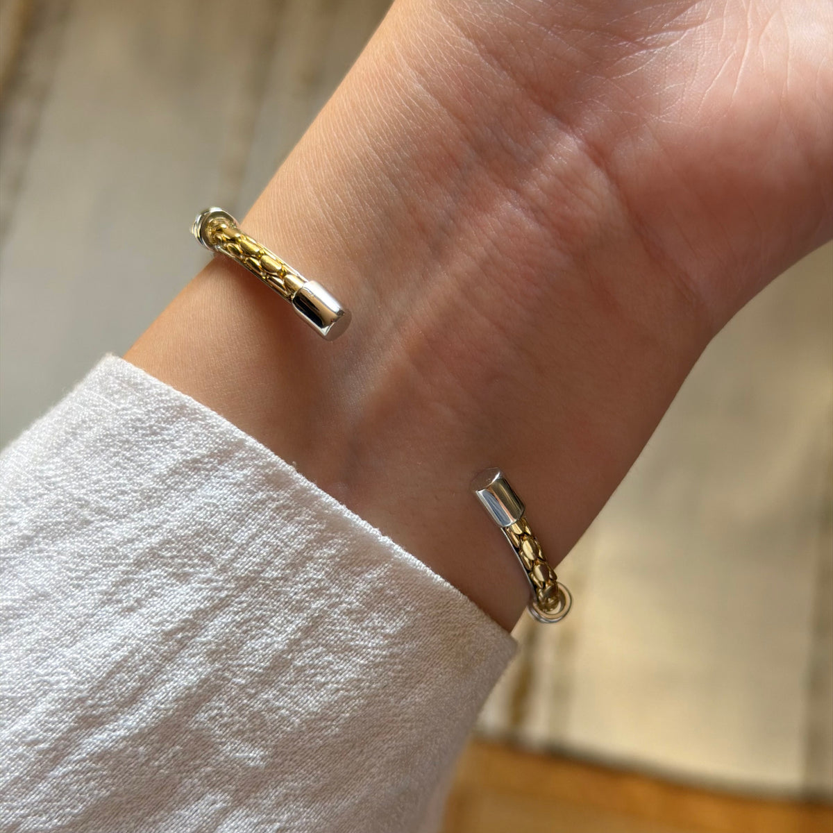 RIVOLI BANGLE
