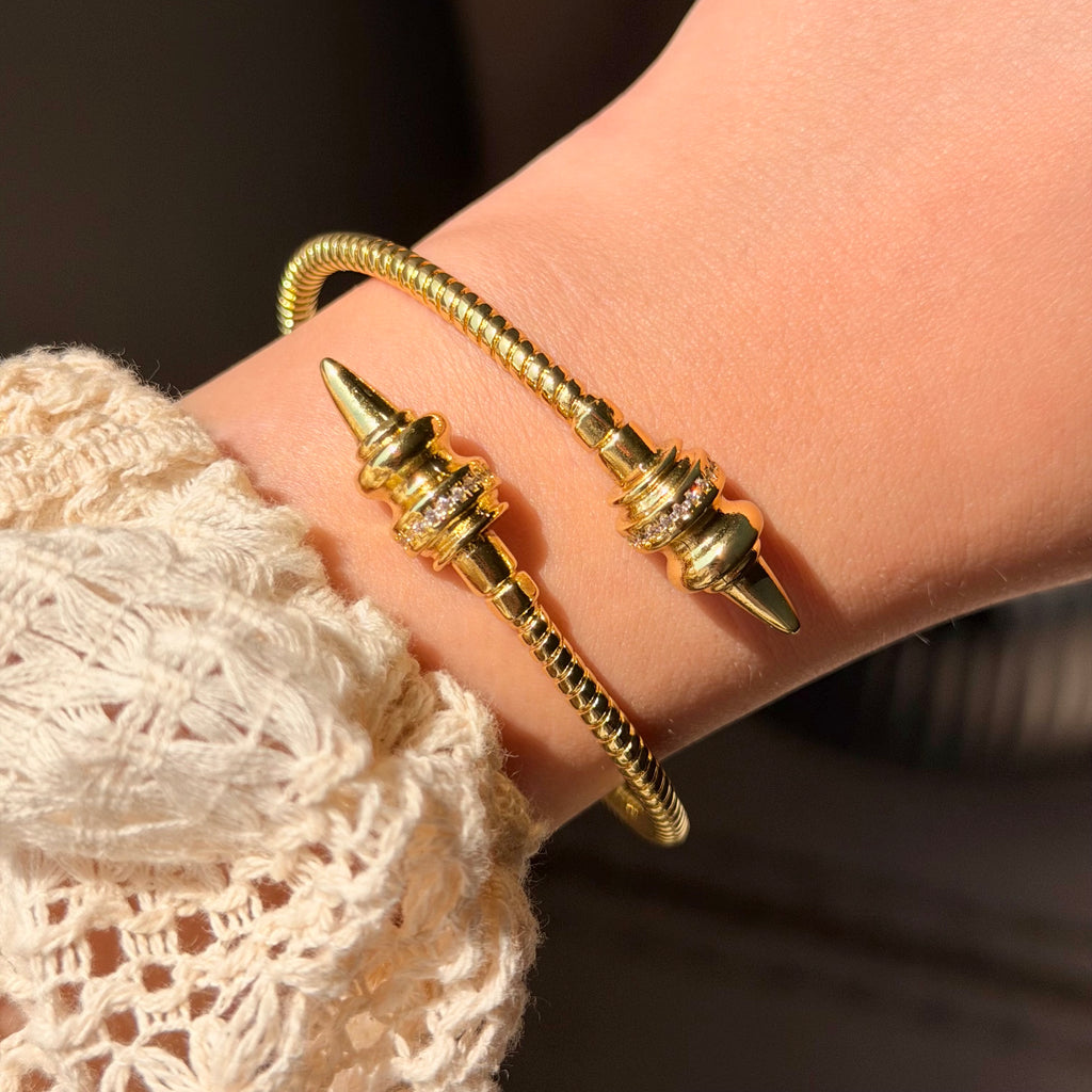 Diamond line arrow bangle