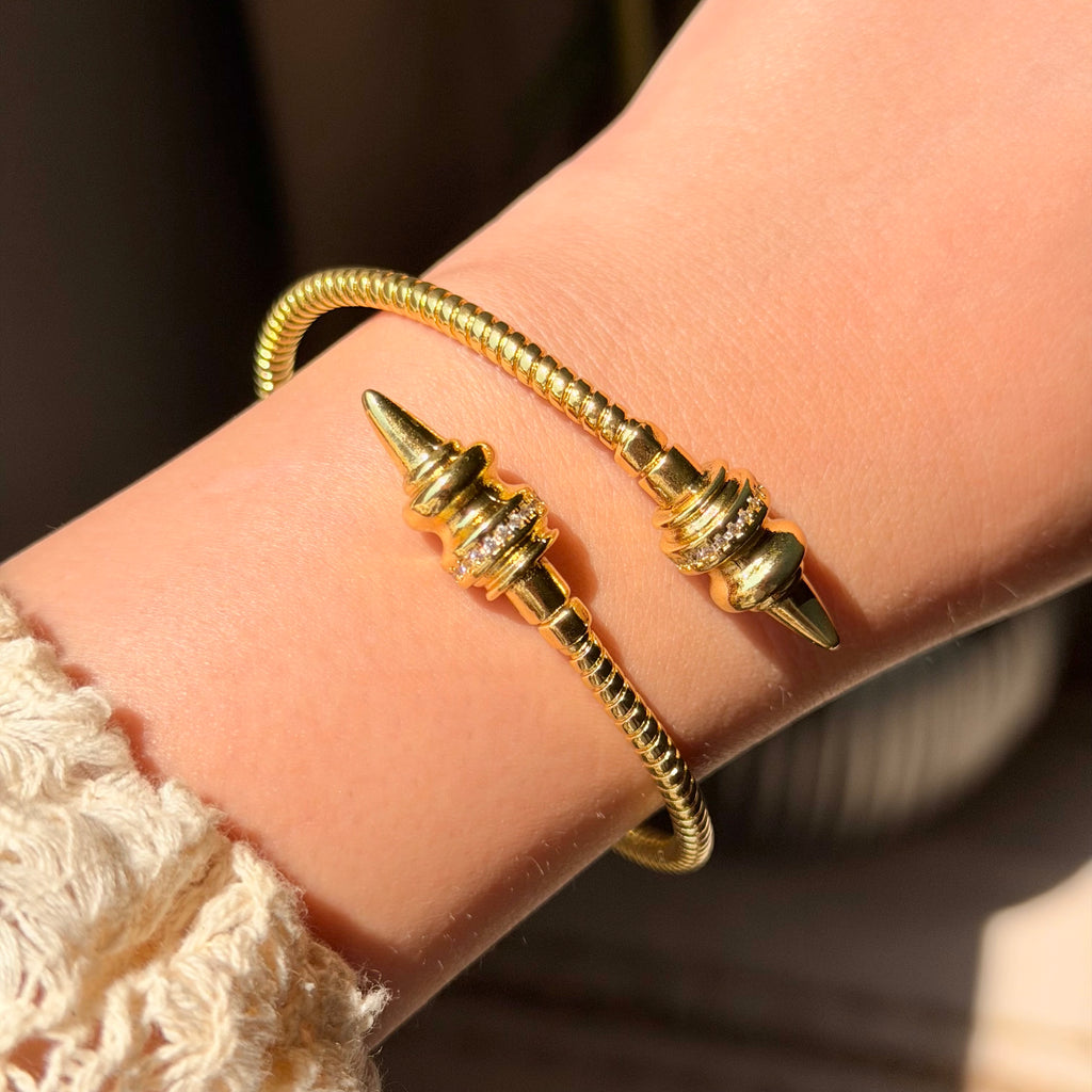 Diamond line arrow bangle