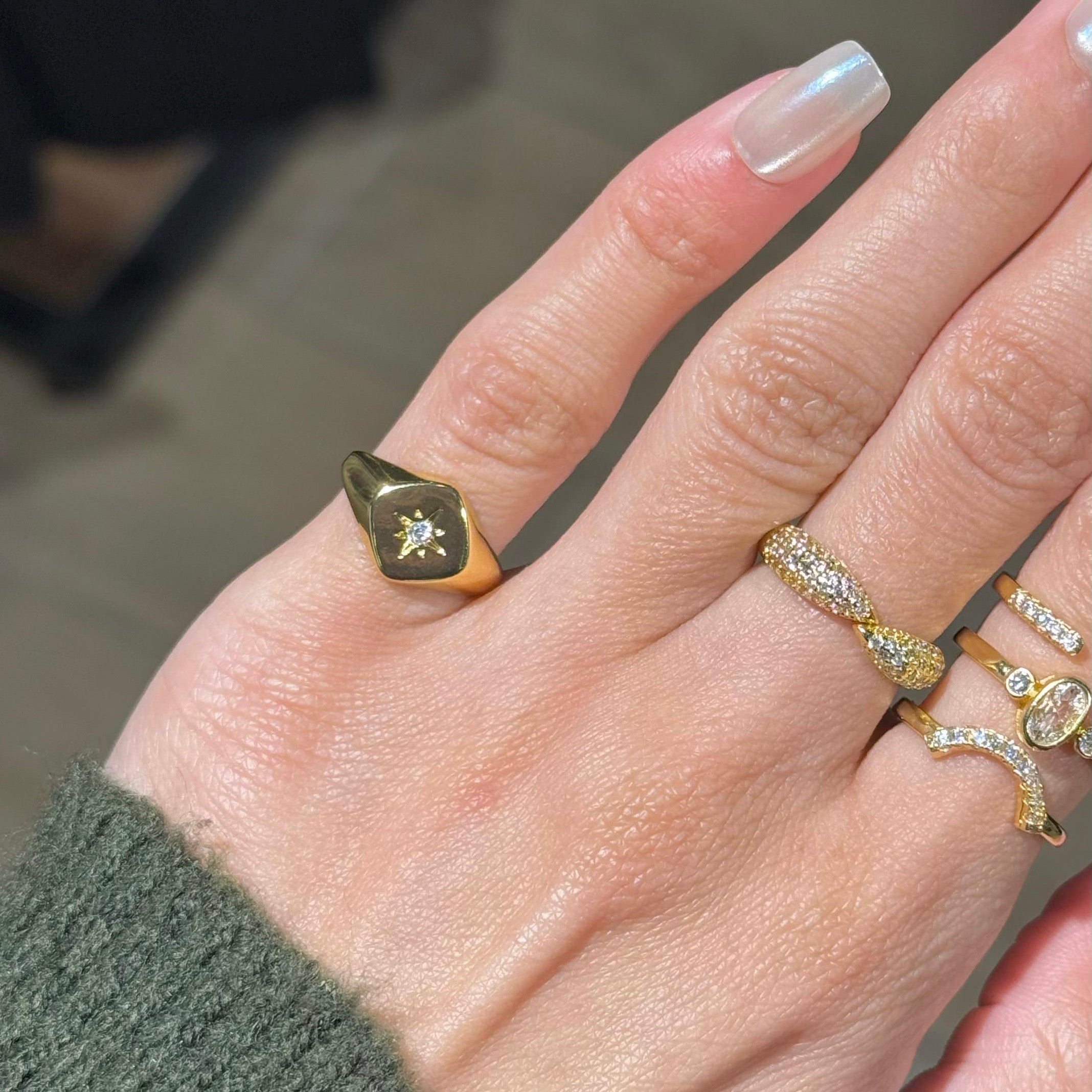 DIAMOND STAR PINKY RING