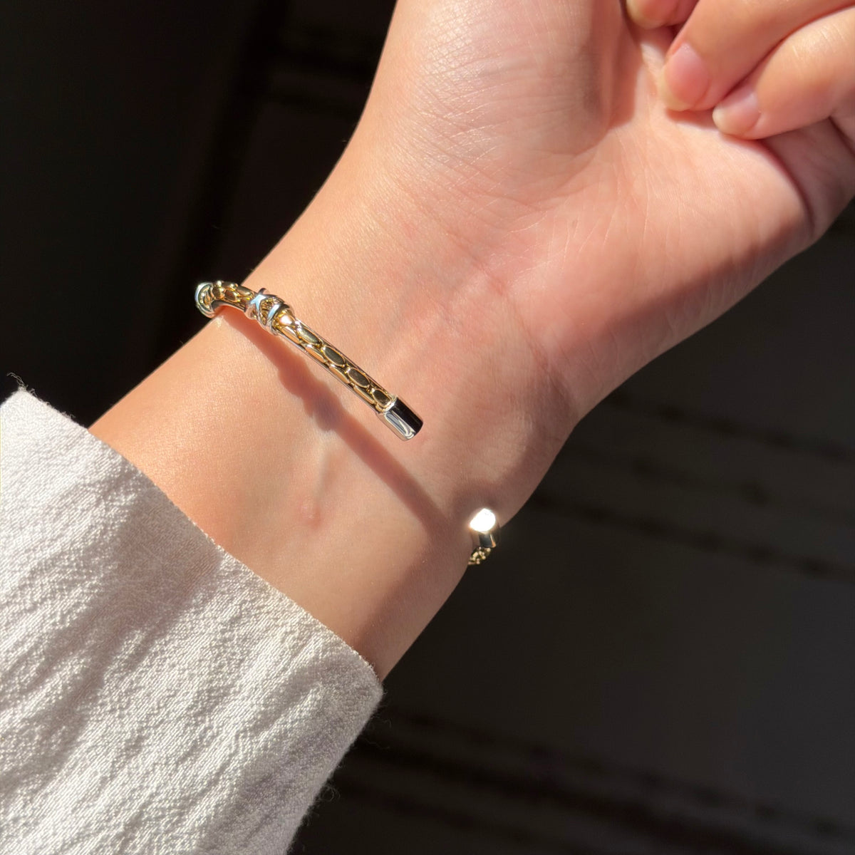 RIVOLI BANGLE