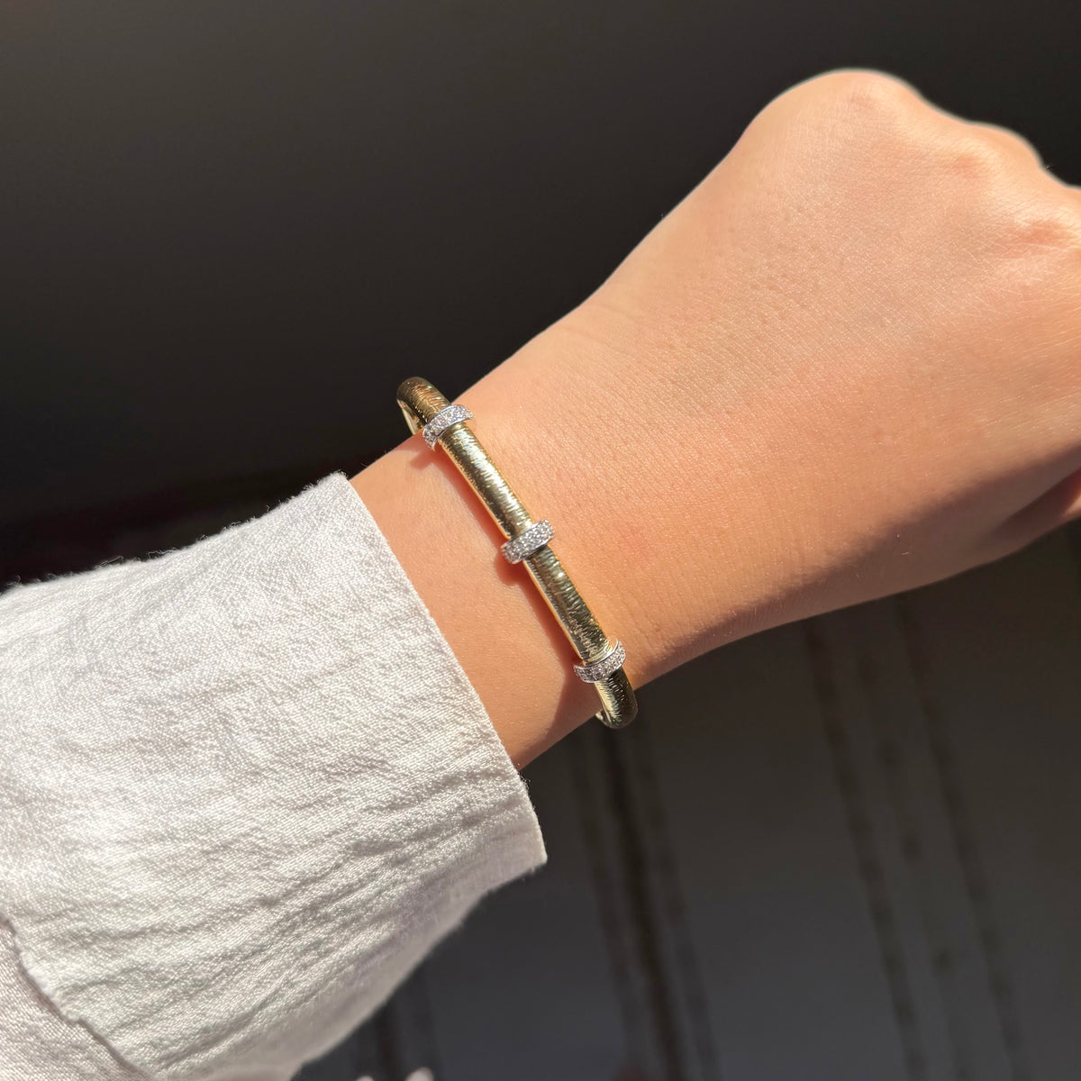 SILVER CIRCLES BANGLE