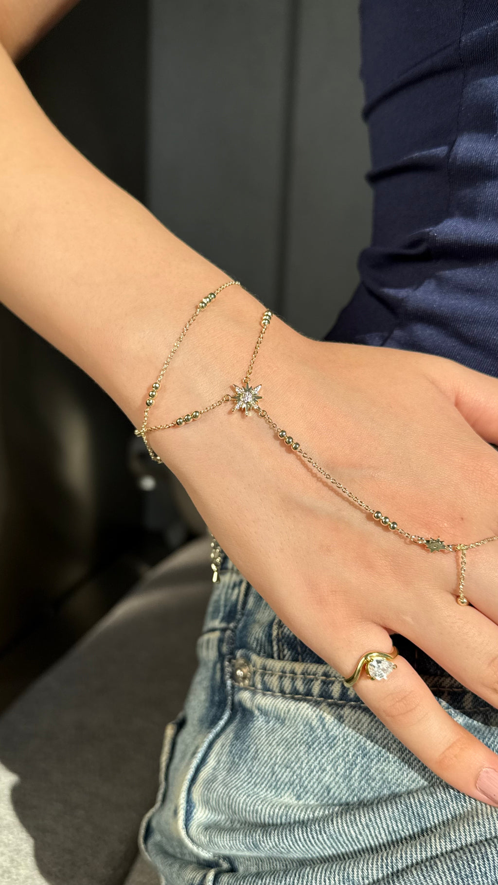 CELESTIA HAND CHAIN