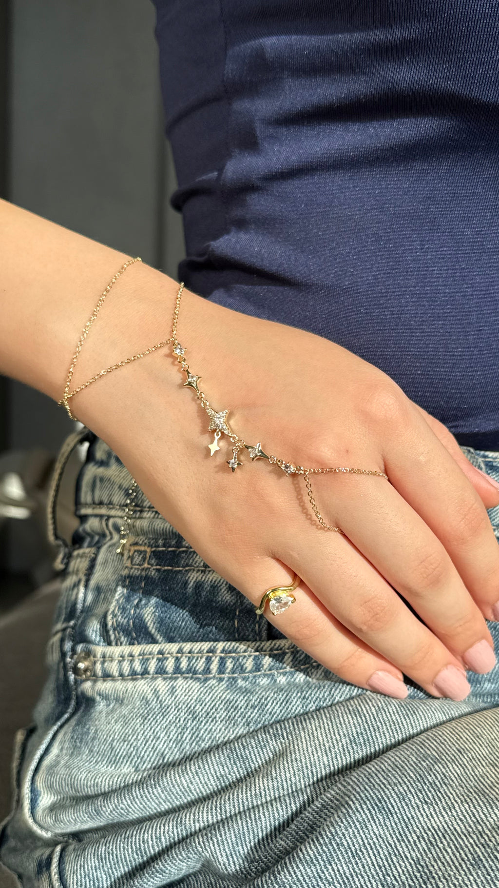 LUNARIA HAND CHAIN
