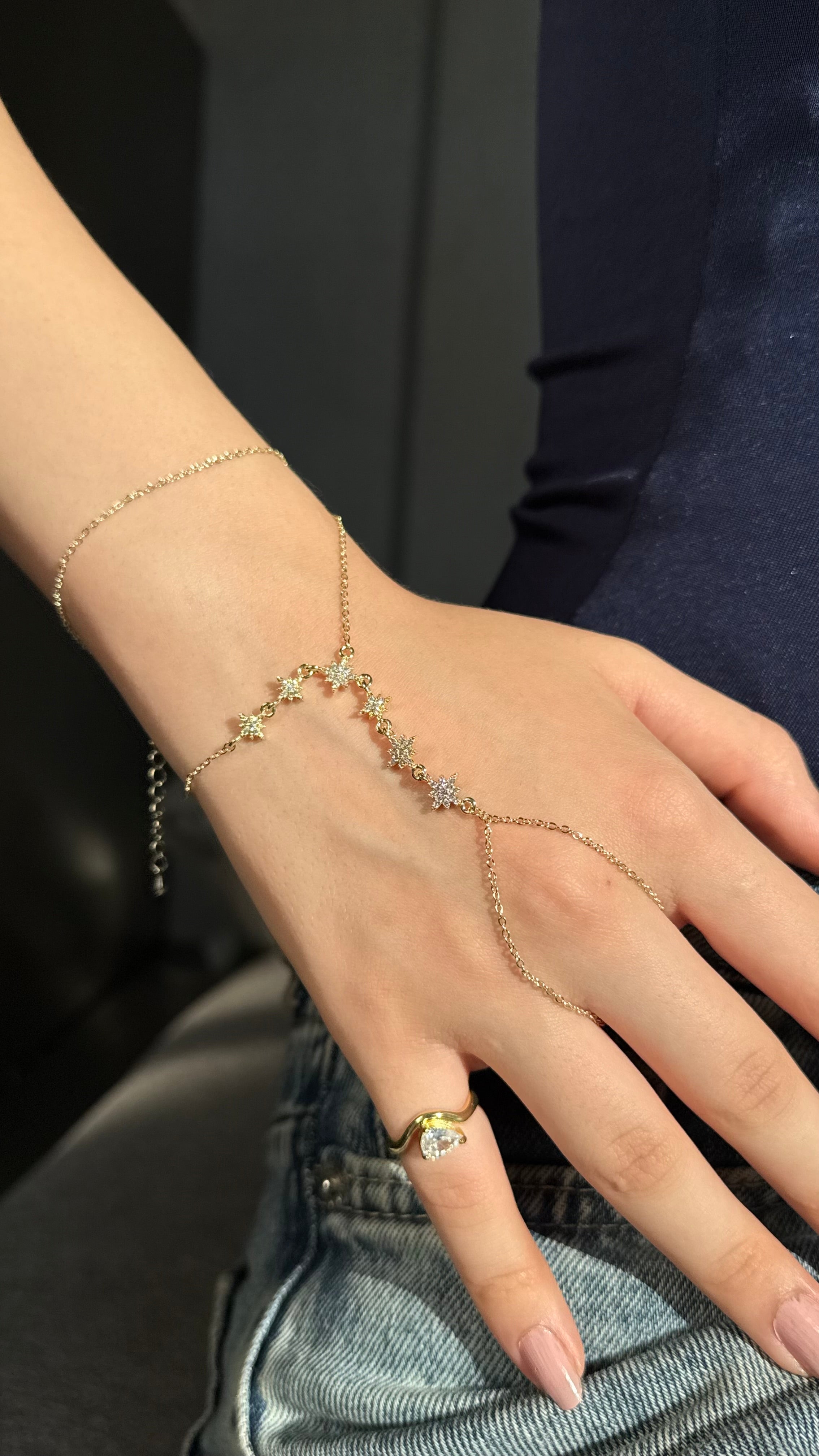VALERIA HAND CHAIN
