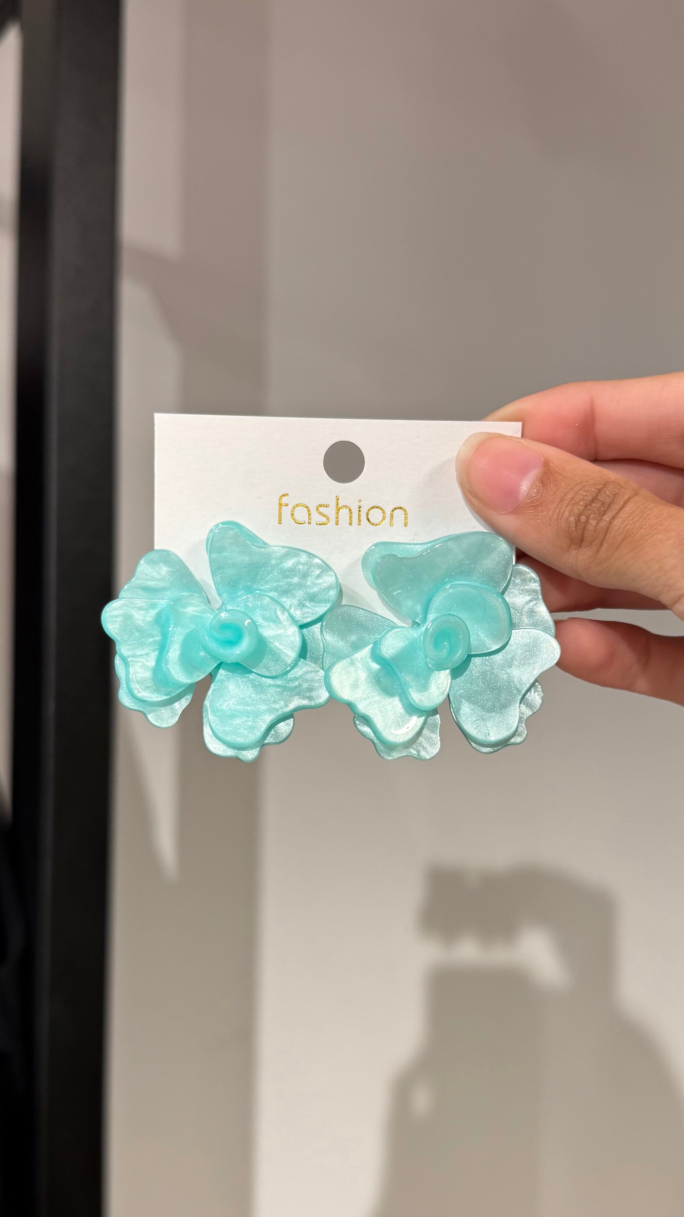 Marble flower earring