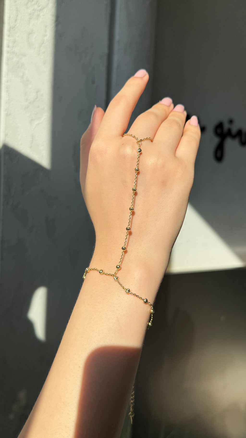Dots hand chain