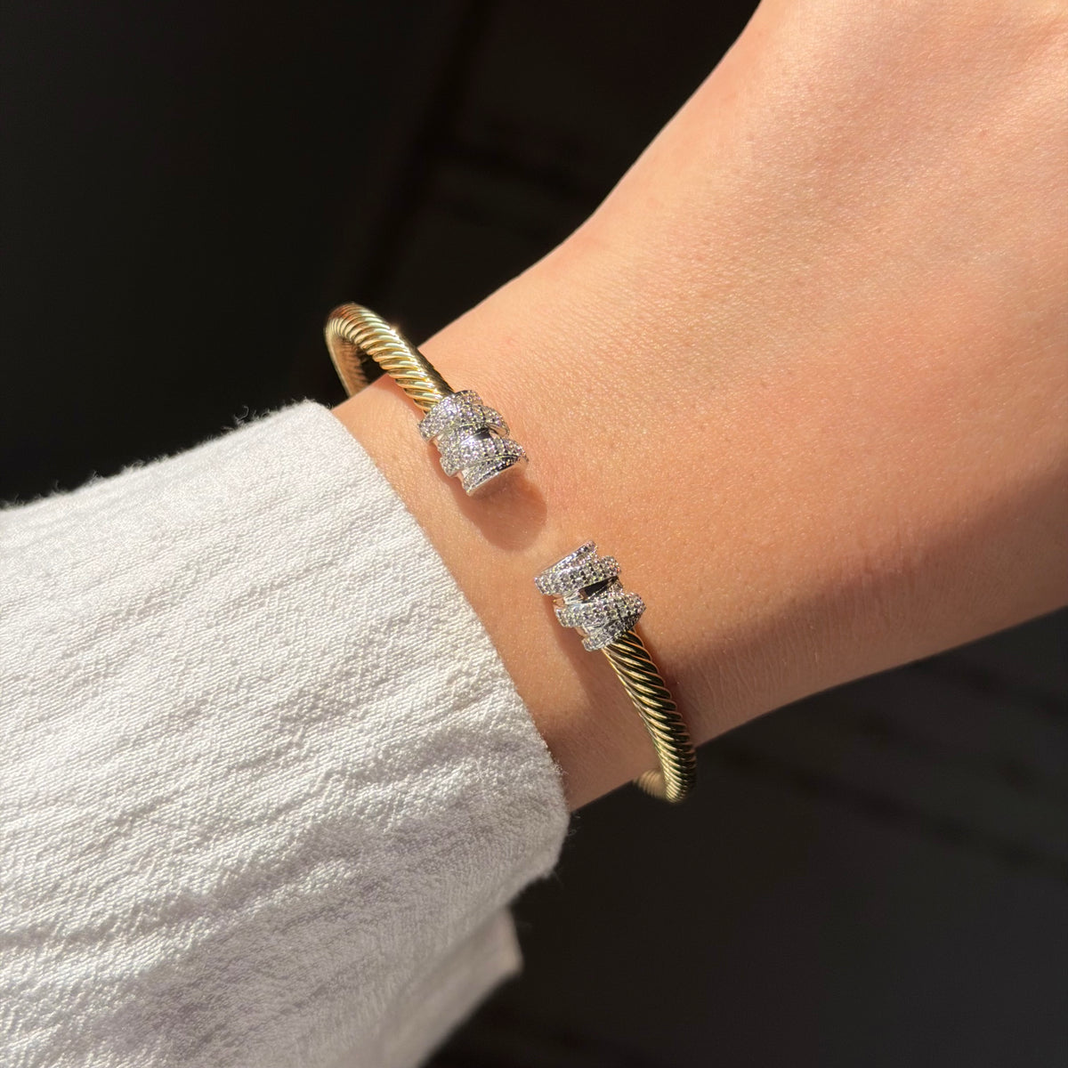 LIVIA BANGLE