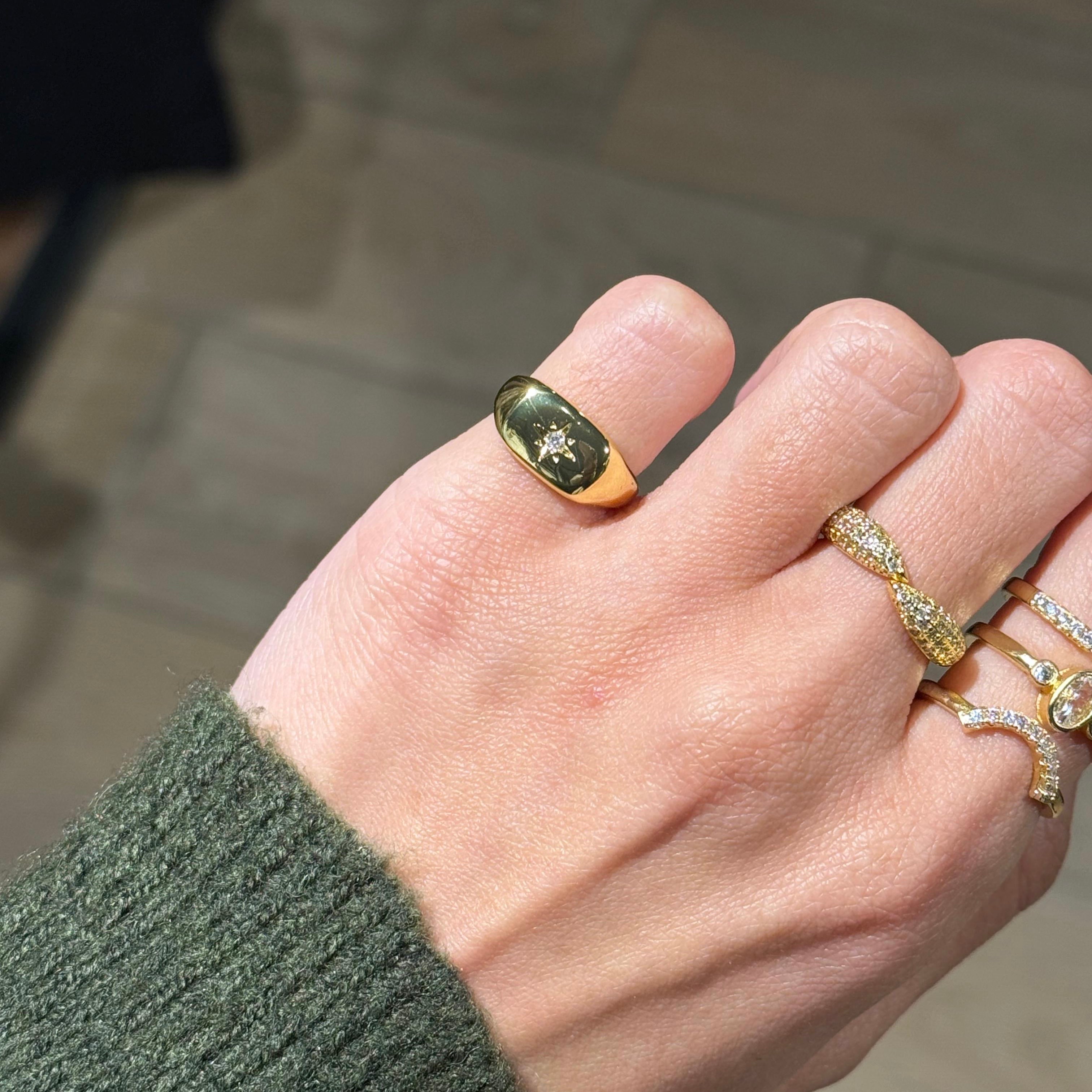 STAR RECTANGLE PINKY RING
