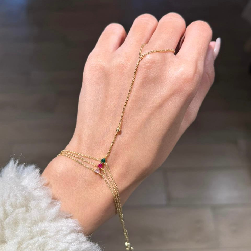 THREE SOTNES HAND CHAIN