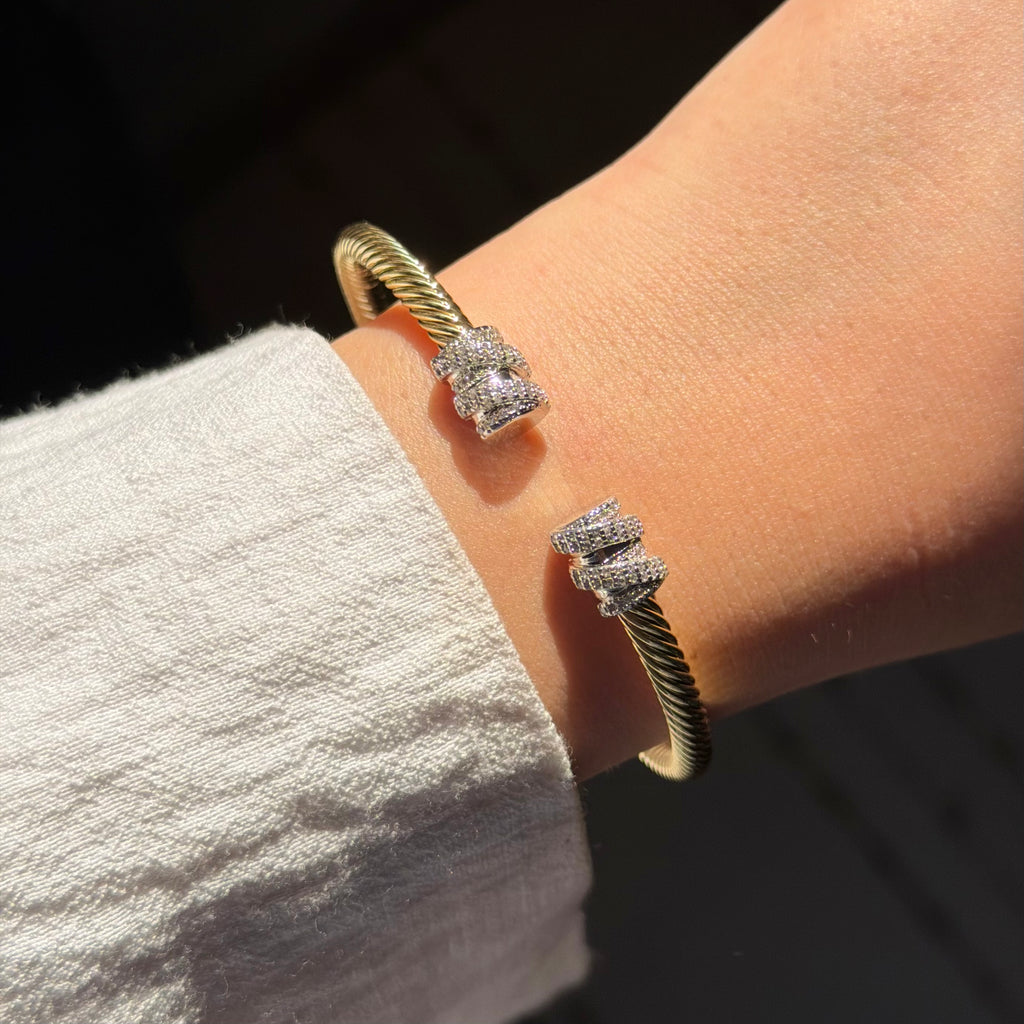LIVIA BANGLE