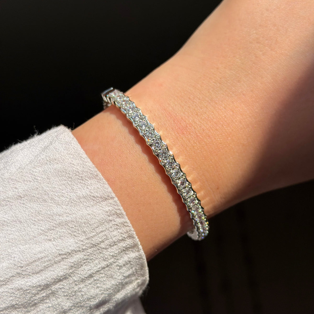 CLARITY BANGLE