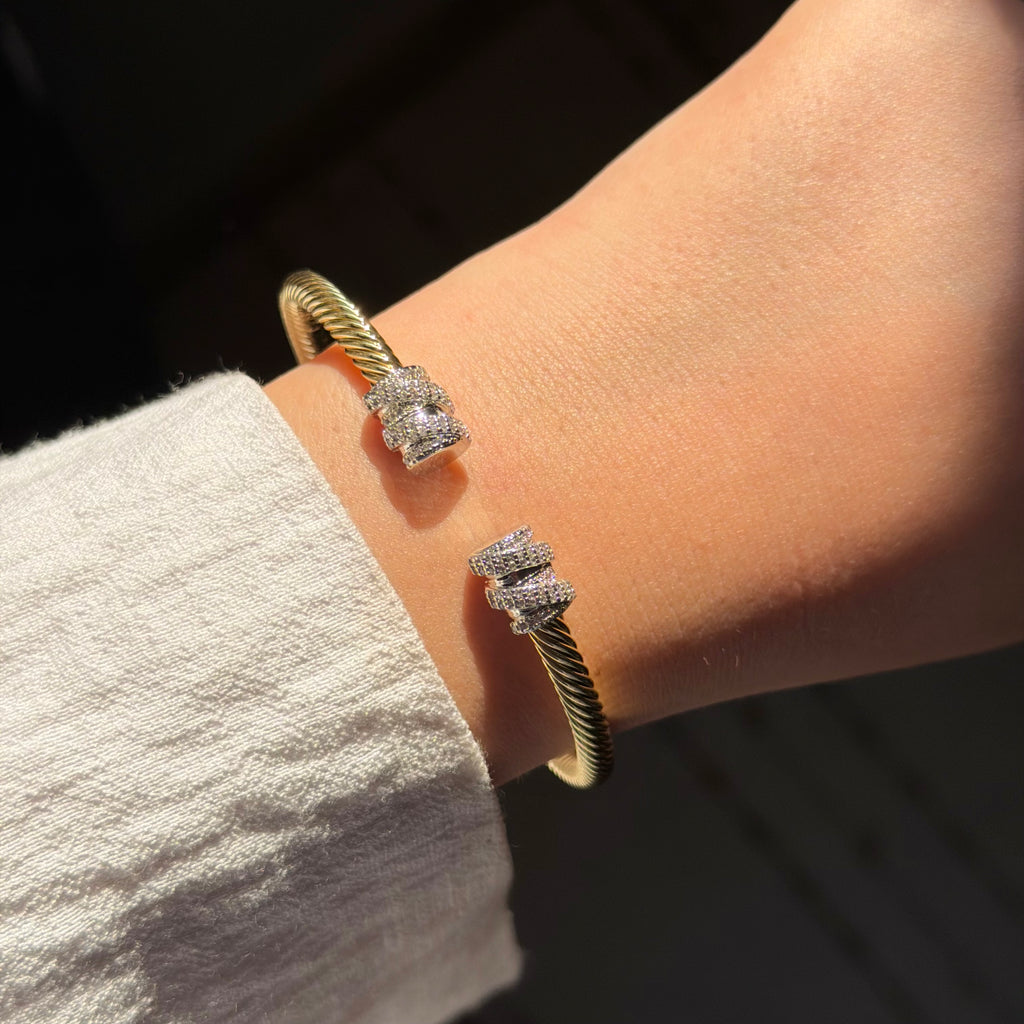 LIVIA BANGLE