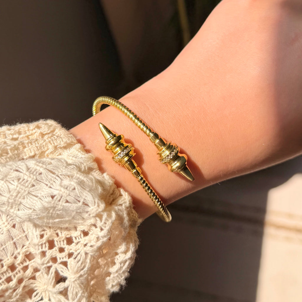 Diamond line arrow bangle