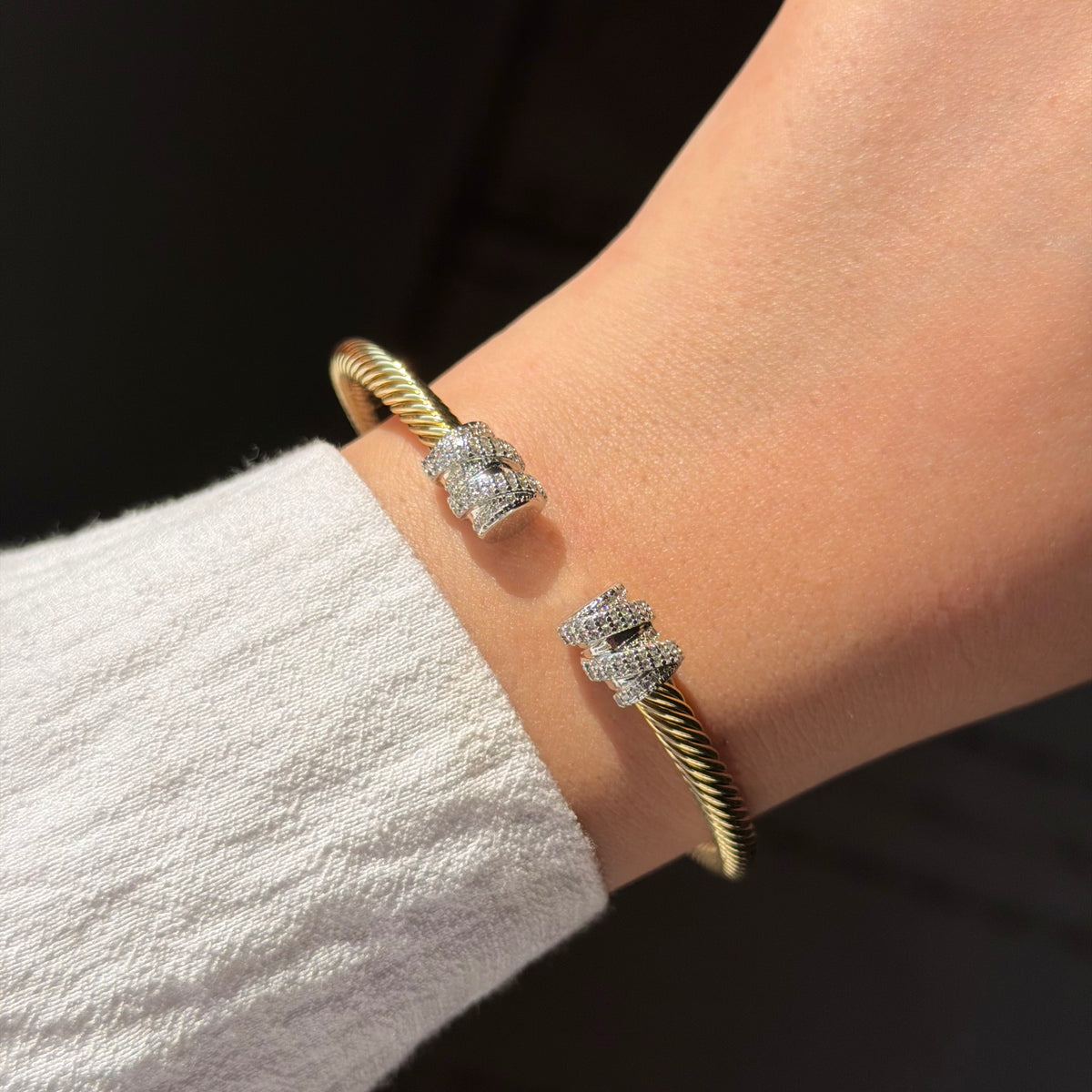 LIVIA BANGLE