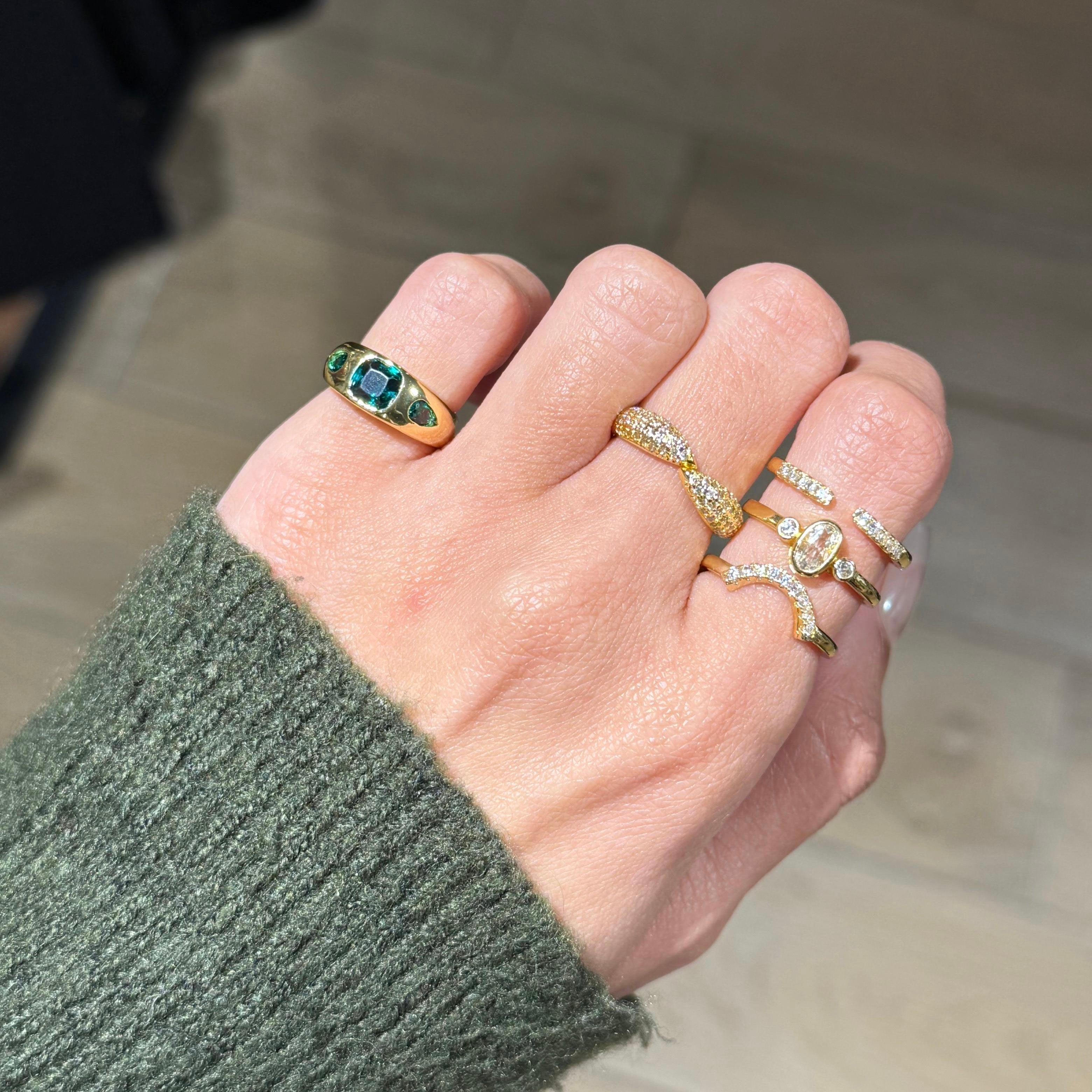 GREEN STONES PINKY RING
