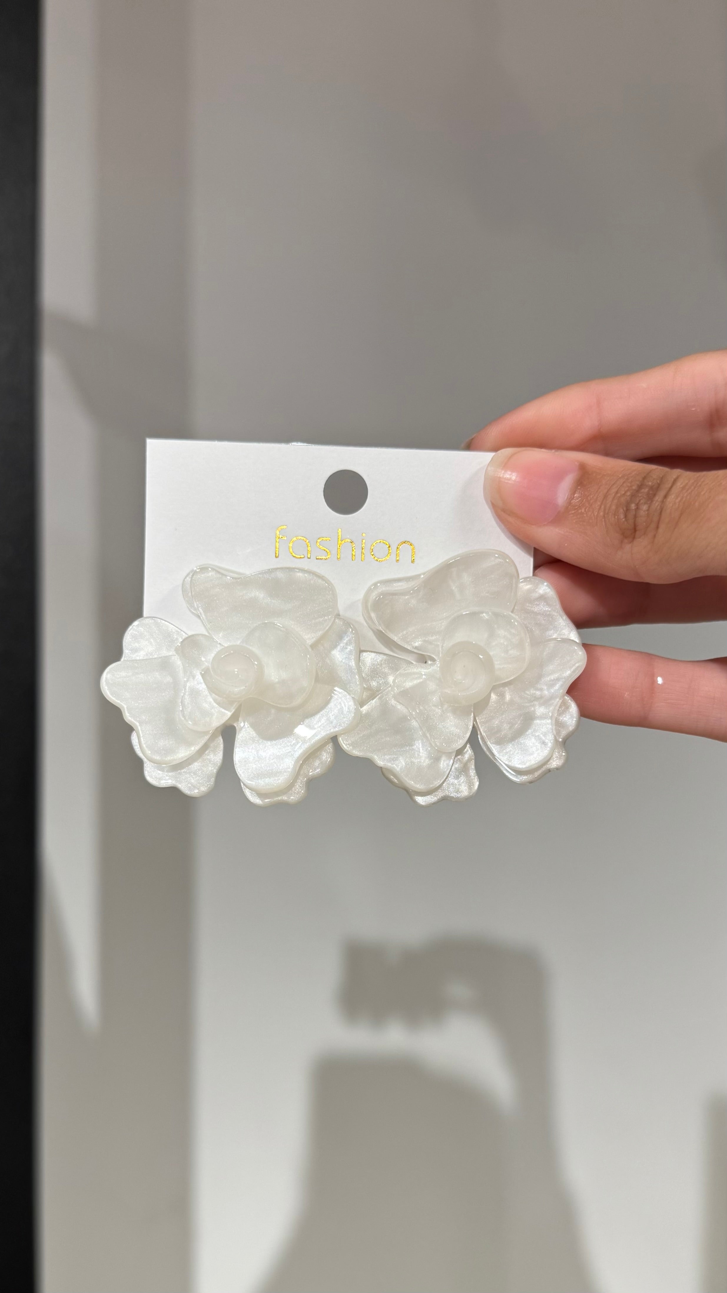 Marble flower earring
