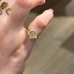 Eye Motif picky ring