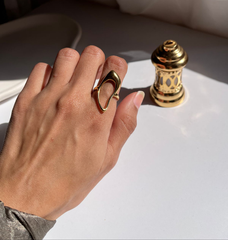 Golden empty ring