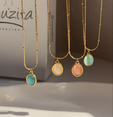 Oval stone necklace