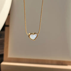 Leaning heart