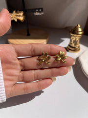 Small flower earring