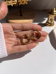 Mini circle earring