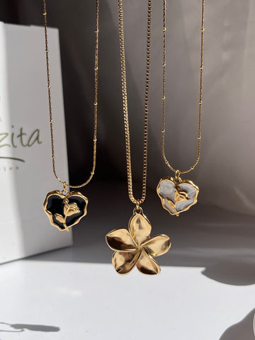 Flowers necklaces