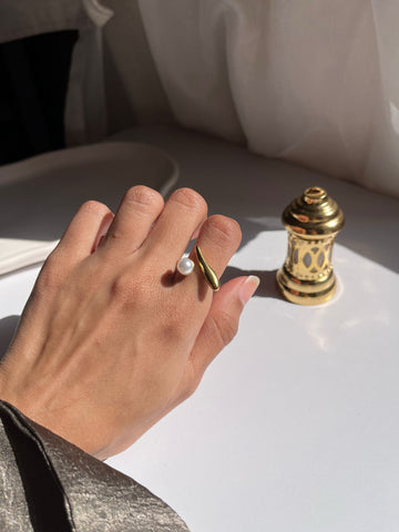 Pearl cross ring