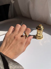 Pearl cross ring