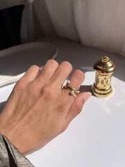 Pearl ripped ring