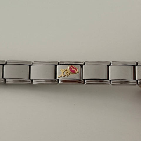 Kiss charm