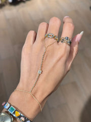 Diamond square hand chain