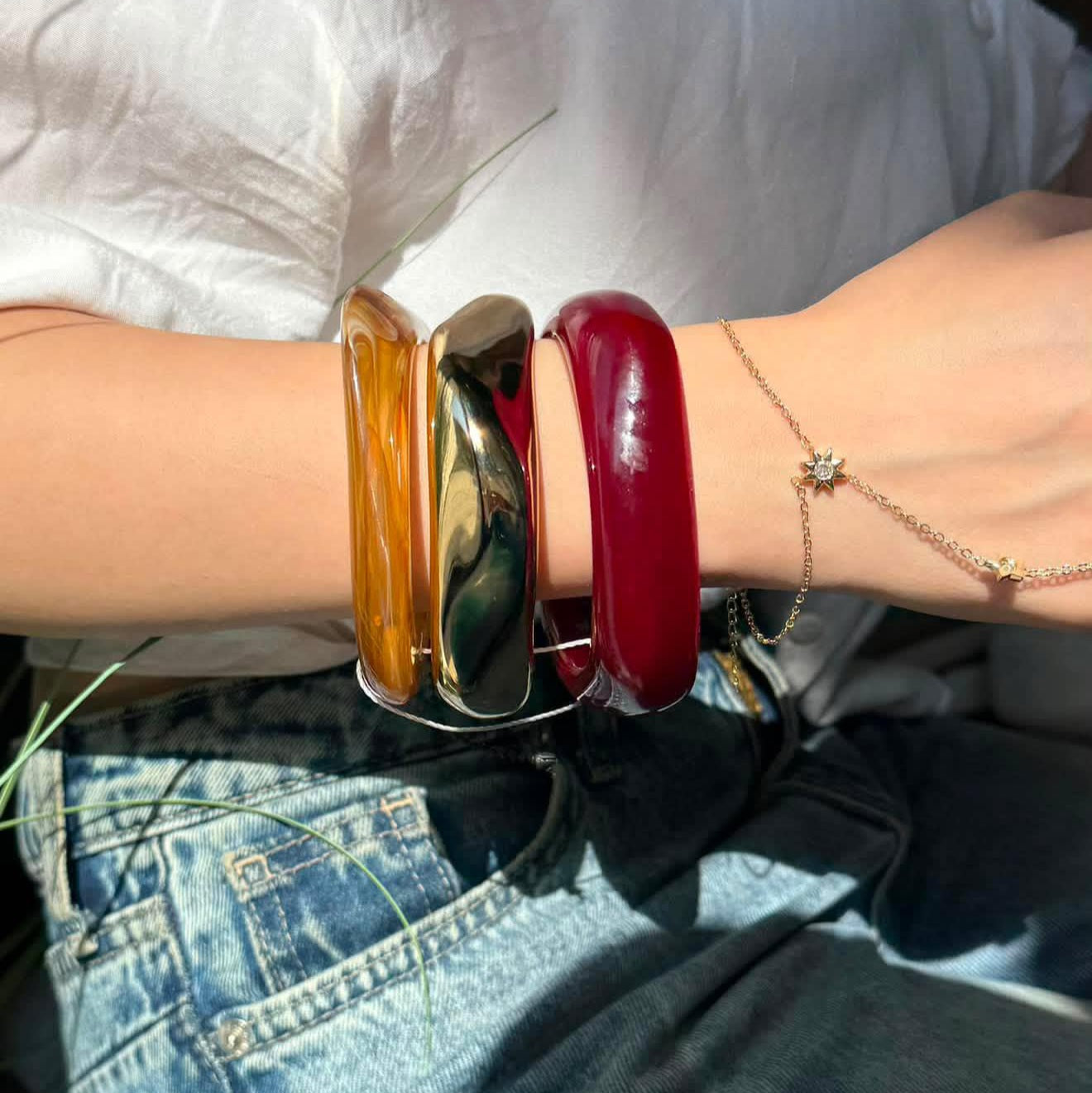 Colored set bangles