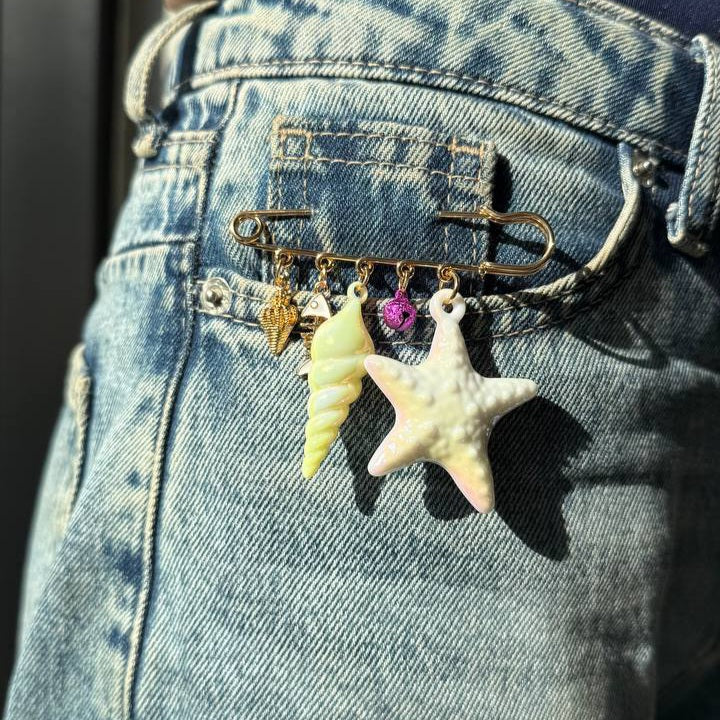 Mermaid mood pin