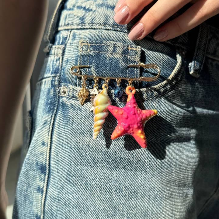 Tidal treasure pin