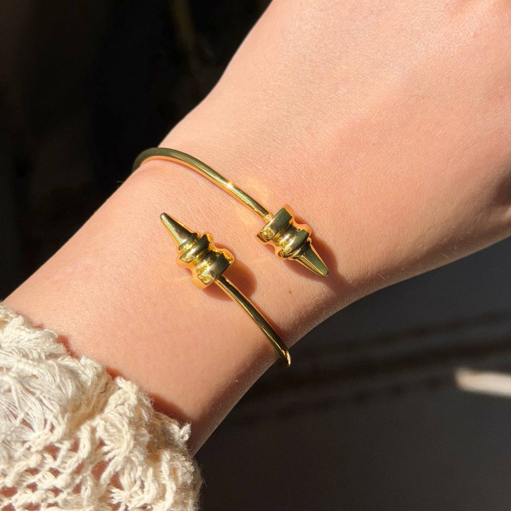 GOLD ARROWS BANGLE
