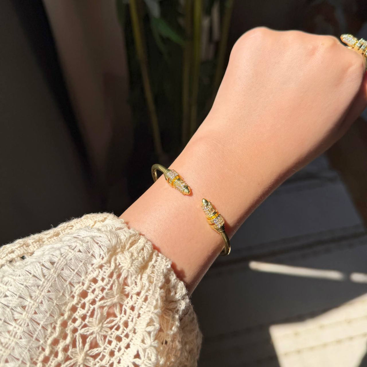 DIAMOND ARROWS BANGLE