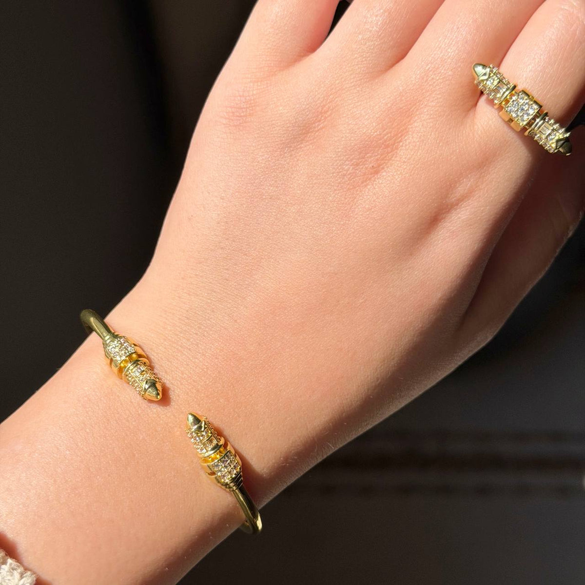 DIAMOND ARROWS BANGLE