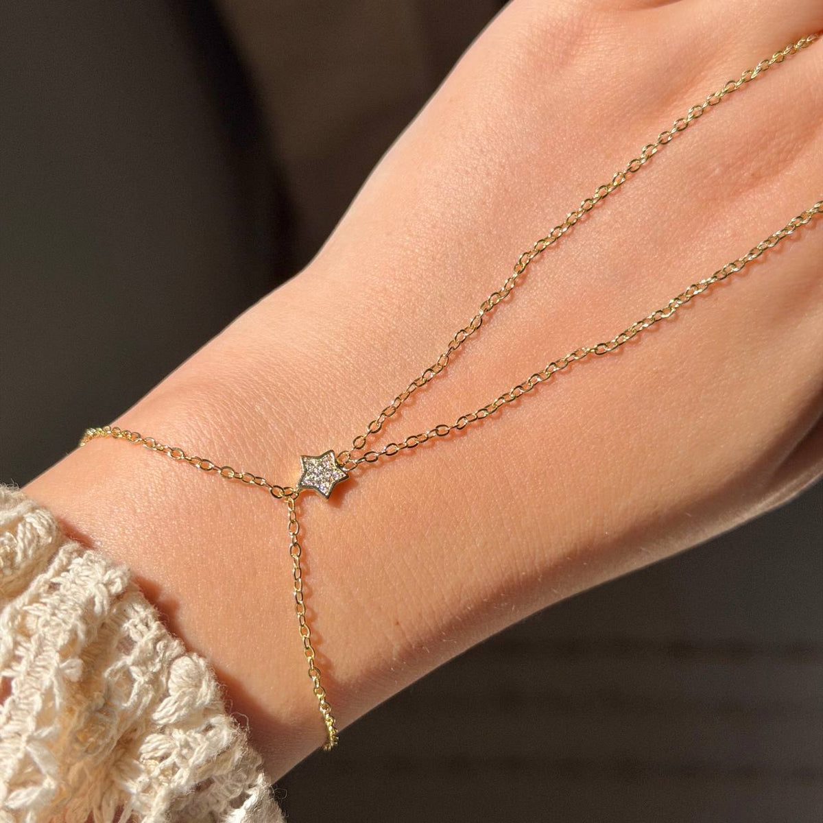 DIAMOND HAND CHAIN