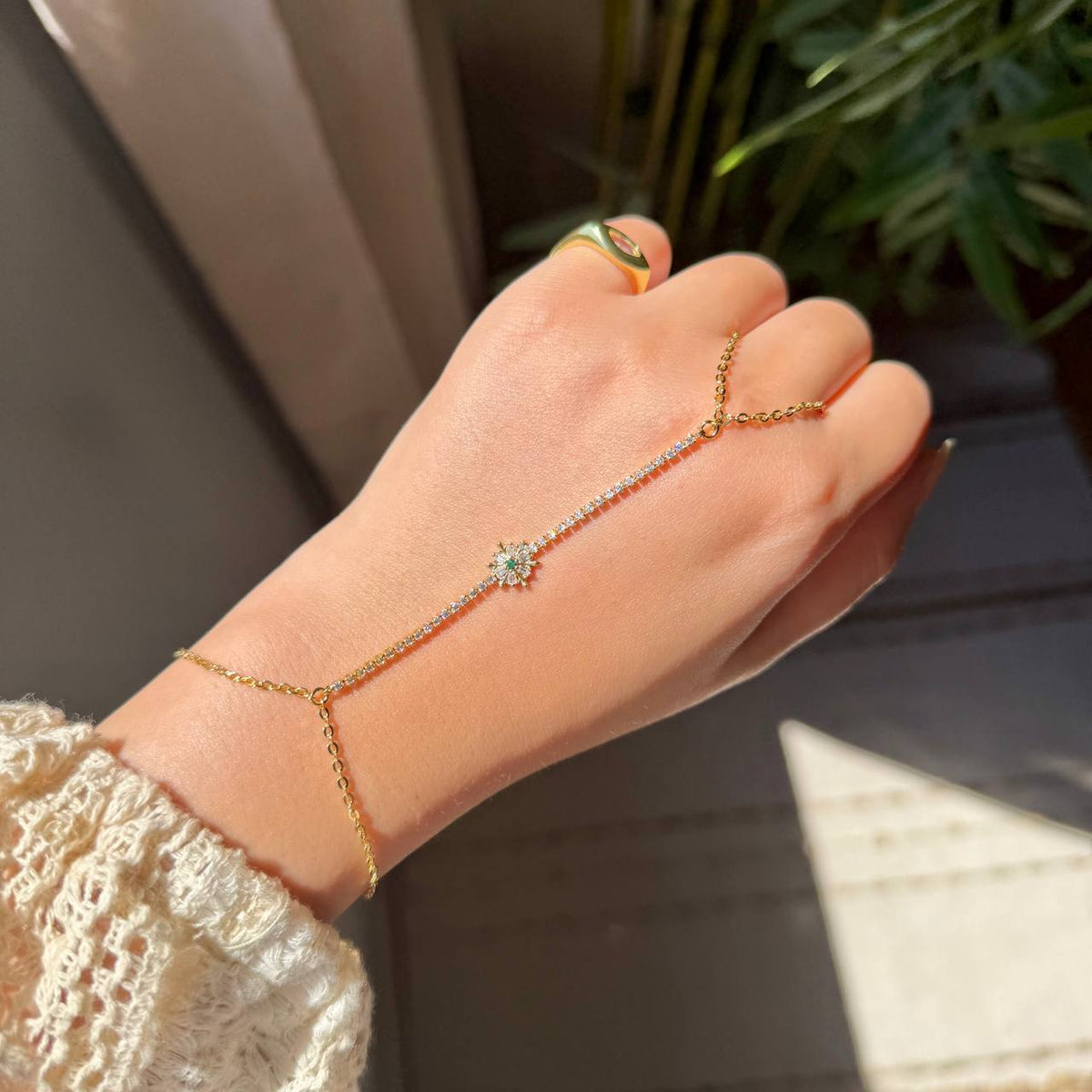 FLOWER HAND CHAIN