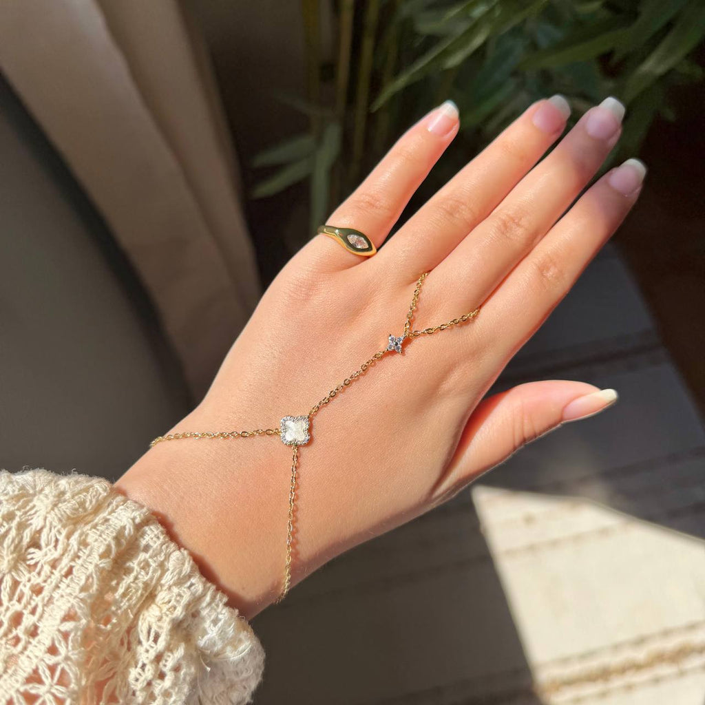 CLOVER HAND CHAIN
