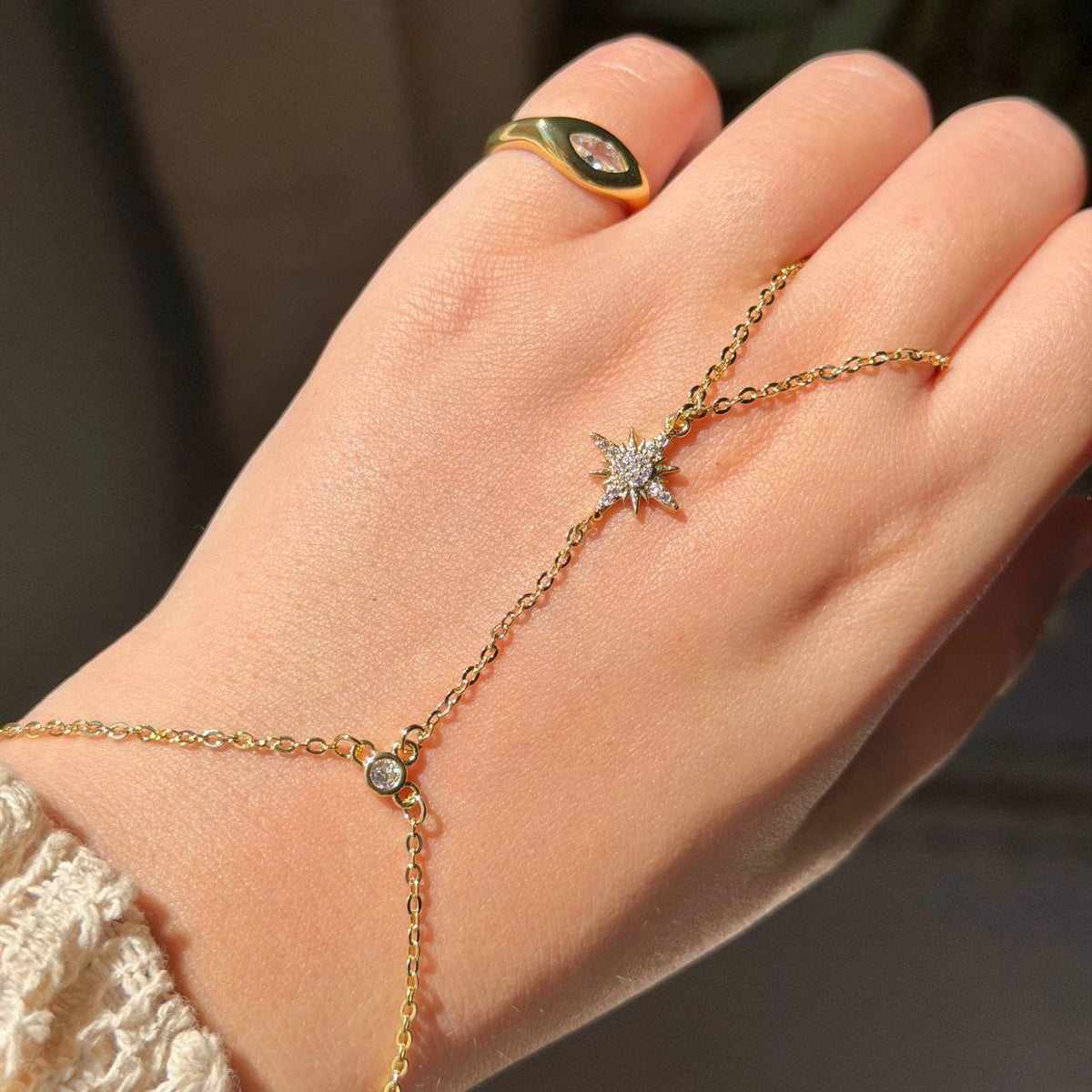 STAR LOBE HAND CHAIN