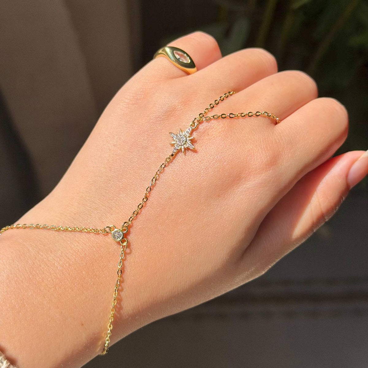 STAR LOBE HAND CHAIN